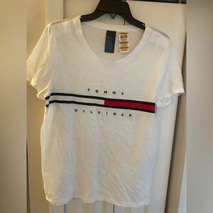 White Tommy Hilfiger Tshirt size L